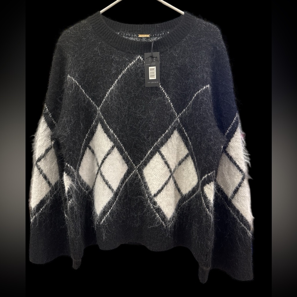 Black and White Argyle Women Sweater